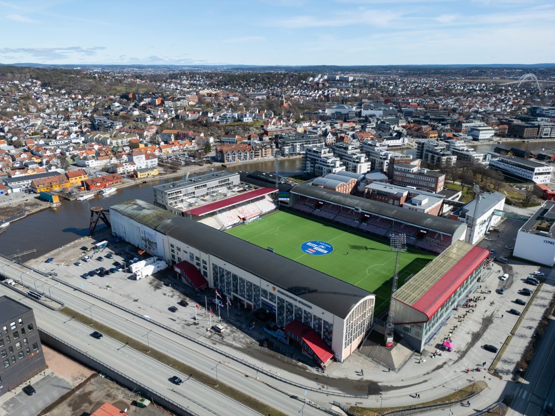 I 2025 kommer vi til å åpne vår egen konseptbutikk i dagens administrasjonslokaler på Fredrikstad Stadion. (Foto: Thomas Andersen / NTB)