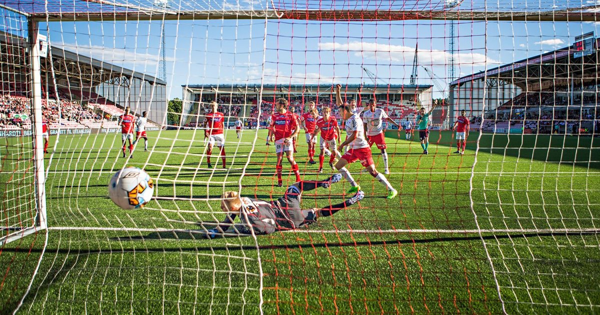 Møter Raufoss På Stadion / Fredrikstad