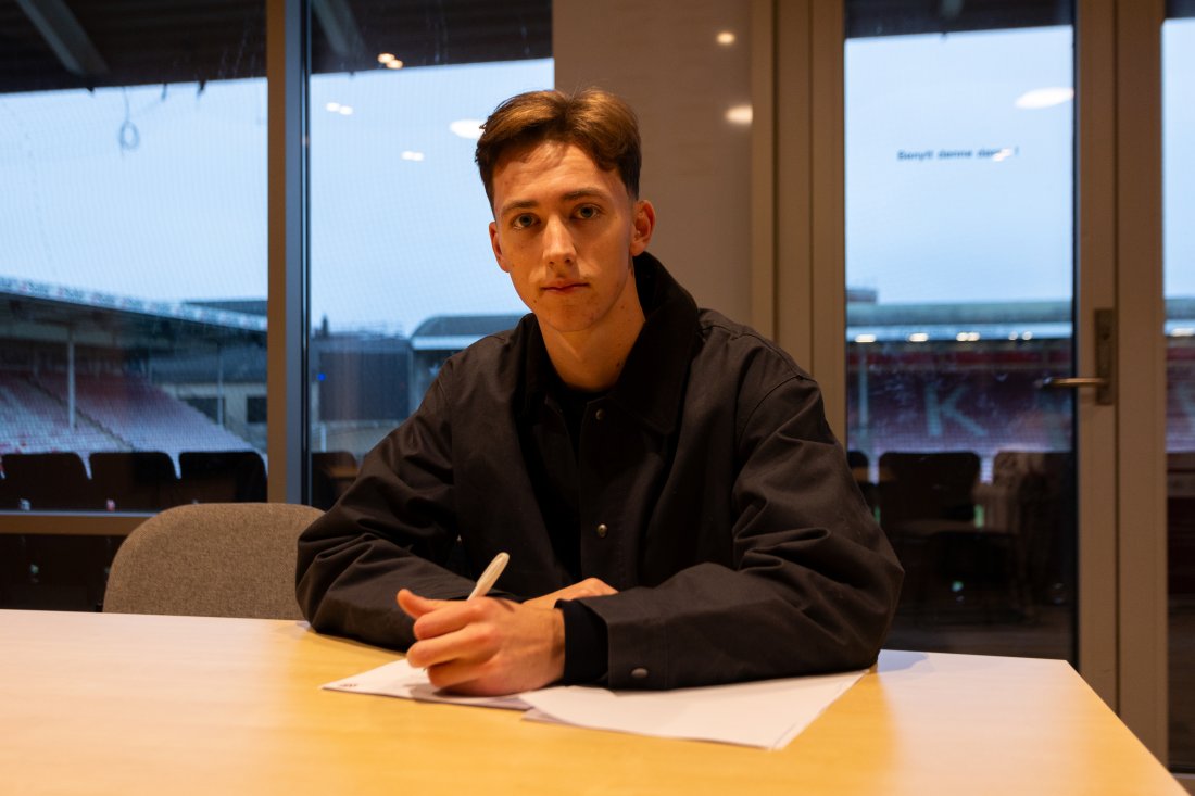 Mandag signerte Valdemar Birksø under på en avtale ut 2029 med FFK. Samme dag dro han hjem til Danmark, der han skal fullføre sesongen med FC Fredericia. (Foto: Qwerty AS)