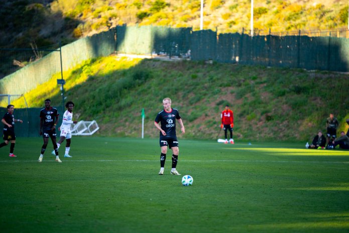 Startoppstillingen mot Brommapojkarna